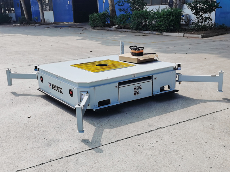 سبد انتقال بدون مسیر در حال حرکت همه جانبه